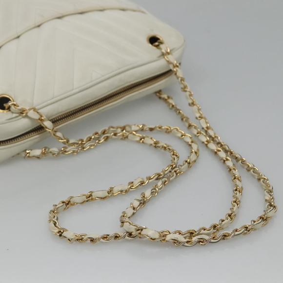 CHANEL Chain V Stitch Shoulder Bag Lamb Skin White CC Auth bs23119 - Picture 7 of 16